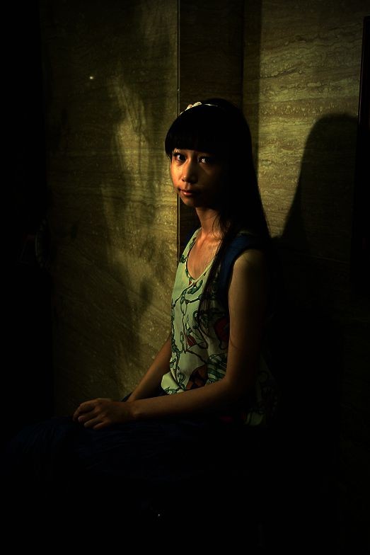 老千：憂郁的小女孩