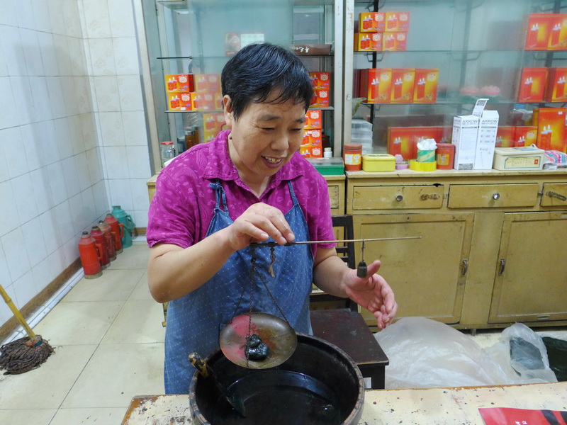 佛家文化奇葩――淮南老佛堂膏藥介紹與制作過程拍攝