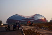 山南新體育館屋面安裝正在抓緊進行