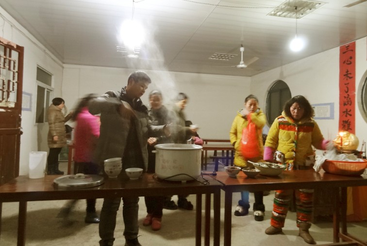 上窯洞山寺廟過臘八節