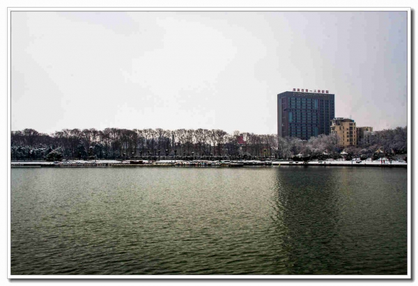 龍湖風光（二）