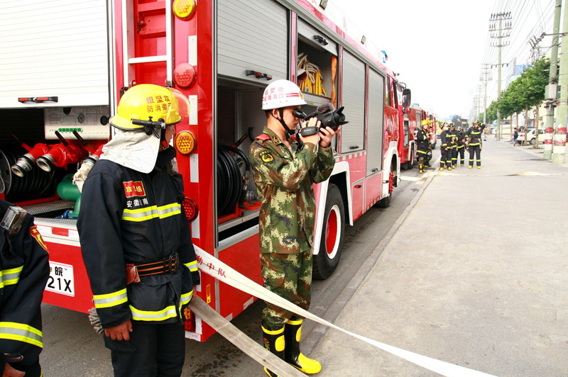 市消防組織高層建筑消防演習