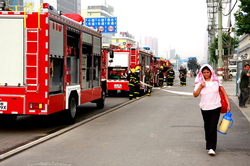市消防組織高層建筑消防演習