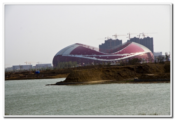 即將落成的體育場