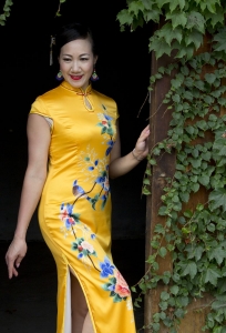 焦崗湖水秀旗袍