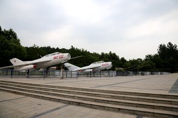 參觀新四軍紀(jì)念園