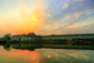 夕陽下的壽縣東門